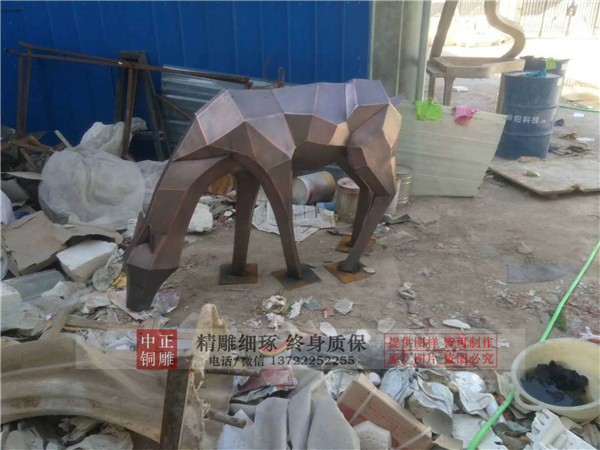 抽象雕塑鹿.jpg 抽象雕塑鹿.jpg