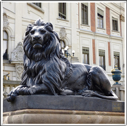 仿銅獅子 仿銅獅子